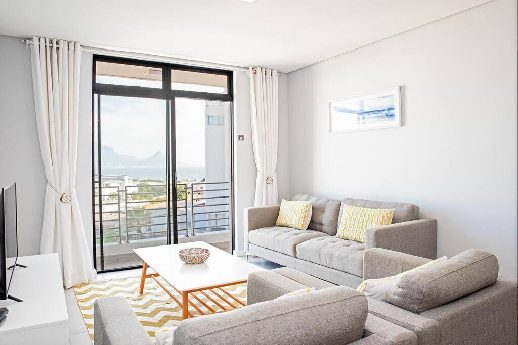 Apartment Beachfront 2 Bed W Swimming Pool, Blouberg 54 Break
