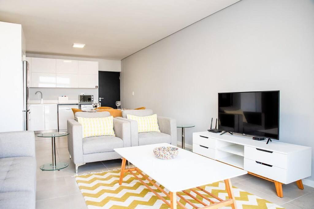 Apartment Beachfront 2 Bed W Swimming Pool, Blouberg 54 Break
