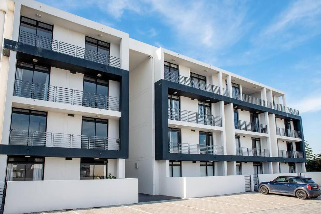 Beachfront 2 Bed W Swimming Pool, Blouberg 54 Break *