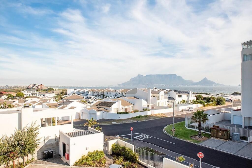 Beachfront 2 Bed W Swimming Pool, Blouberg 54 Break Apartment