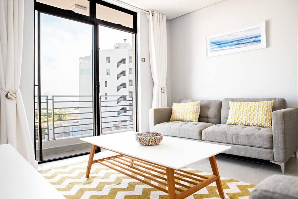 Beachfront 2 Bed W Swimming Pool, Blouberg 54 Break *