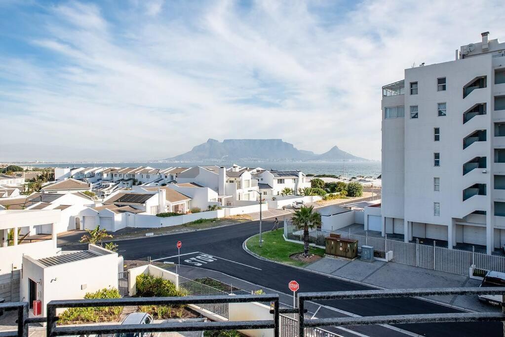 Beachfront 2 Bed W Swimming Pool, Blouberg 54 Break Le Cap